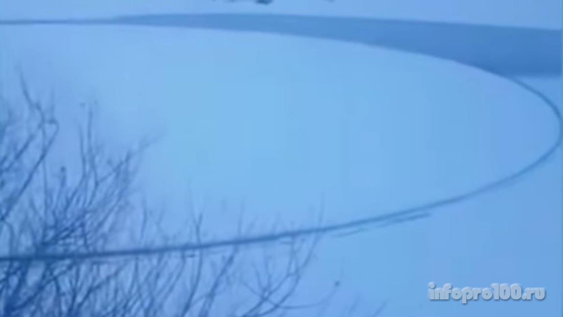 Огромный вращающийся ледяной диск сняли на видео в Белоруссии