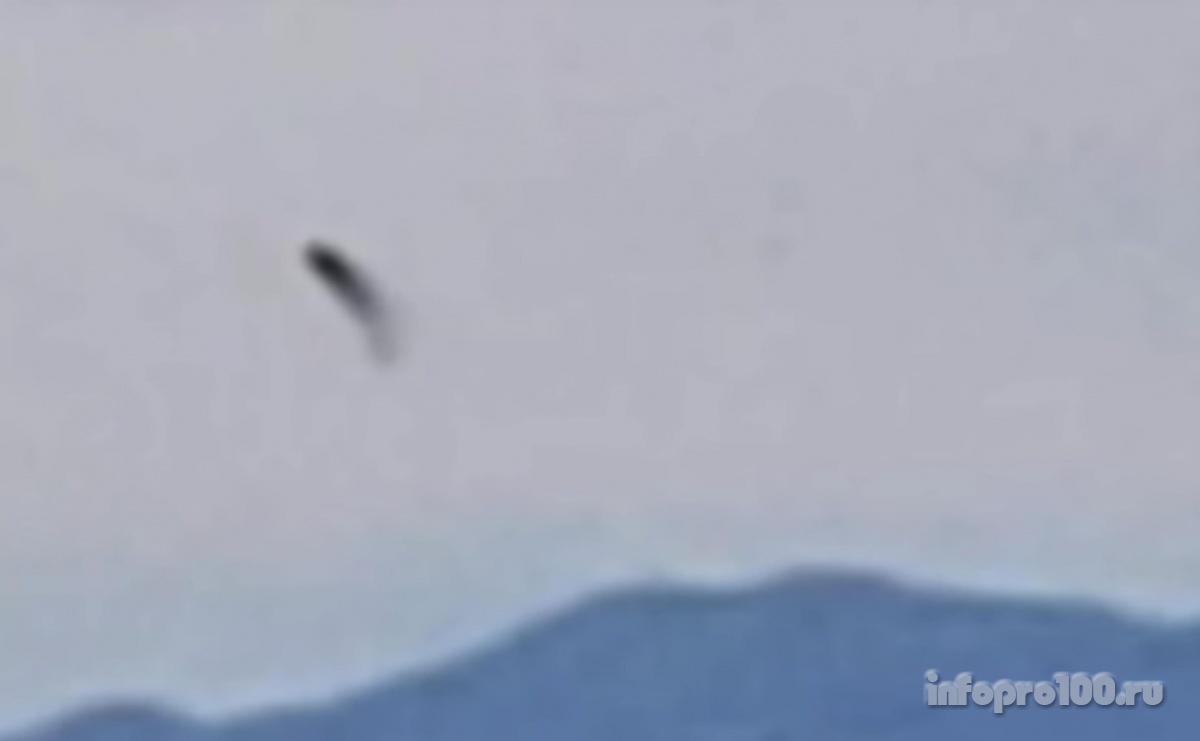 Житель Аризоны запечатлел на видео застывший в небе НЛО