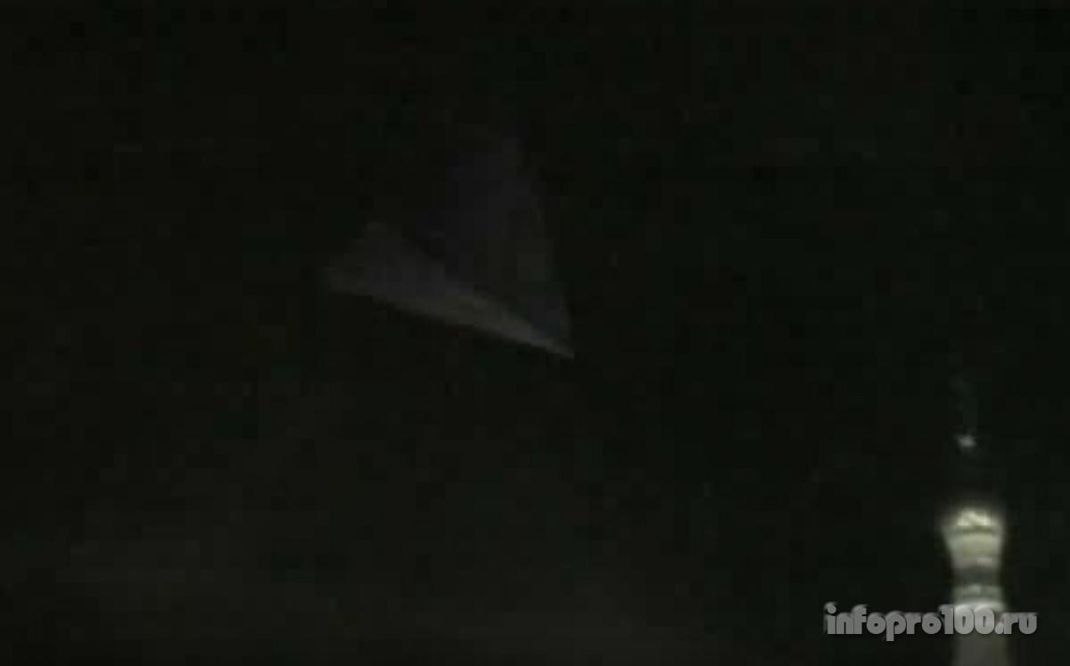 Космическая пирамида, появившаяся над московским Кремлём, теперь появилась над Вашингтоном
