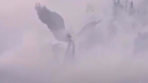 Жители Китая увидели в небе Врата Рая со стоящими около них ангелами (видео)
