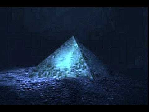 Две стеклянные пирамиды появились на глубине 600 м.Тайна Бермудского треугольника