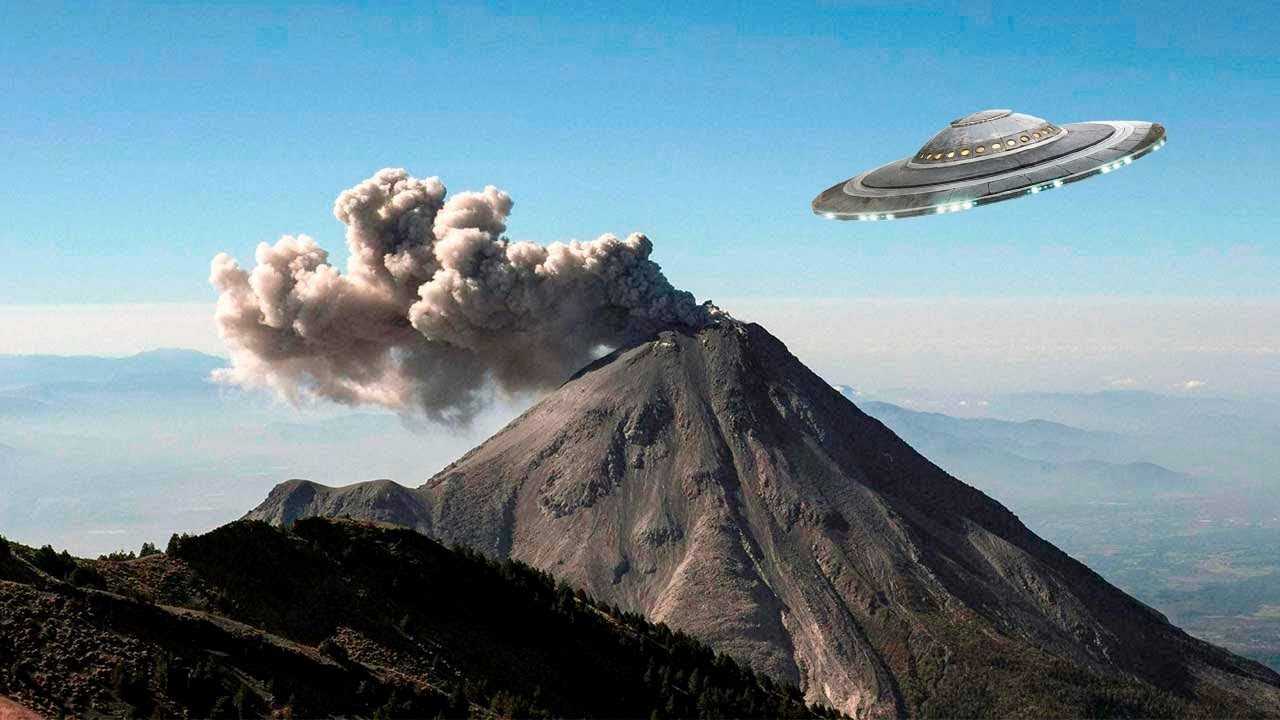 Вулканологи охреневают.Базы пришельцев прямо в жерлах вулканов,а НЛО,не скрываясь,вылетают из них